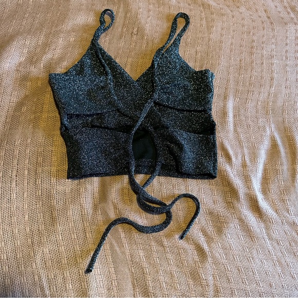 NWOT Black shimmer tie back crop tank - Picture 5 of 6